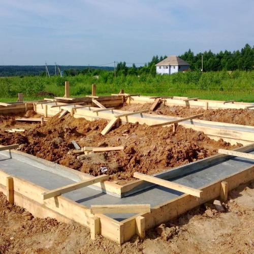 Ленточный фундамент под заливку