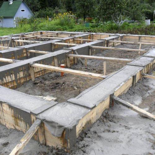 Заливка ленточного фундамента работы