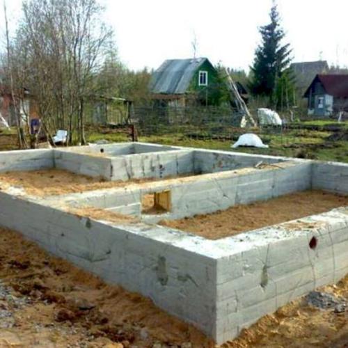 Бетонный фундамент под дачу